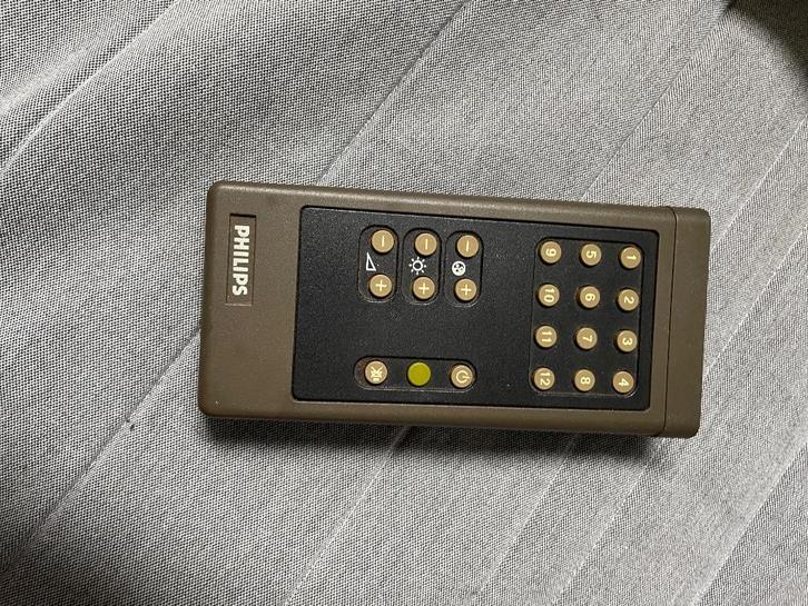 Philips klassieke TV afstandbediening jaren '70, Antiek en Kunst, Antiek | Tv's en Audio, Ophalen of Verzenden