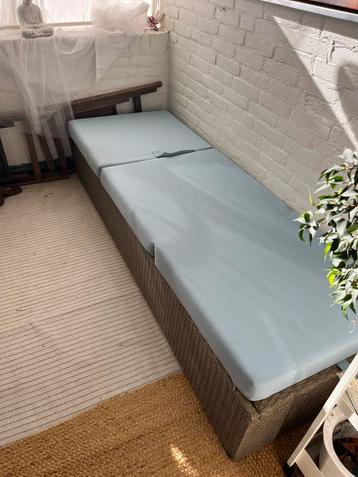 Loungebed met opbergruimte beschikbaar voor biedingen