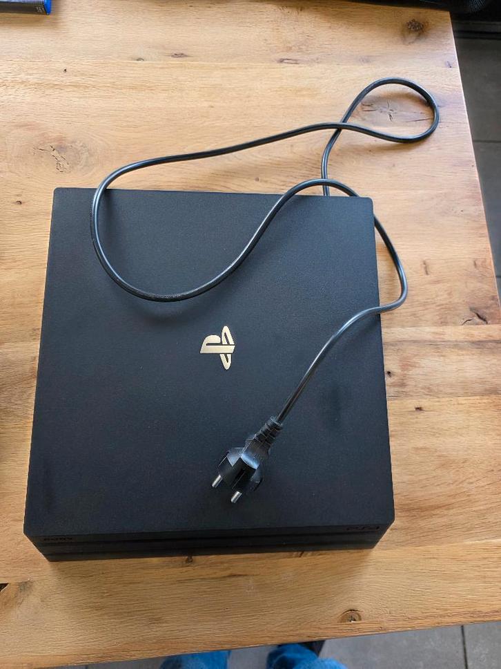 PS4 Pro set – VR Set, Guitar Hero, 4 Controller & games, Spelcomputers en Games, Spelcomputers | Sony PlayStation 4, Zo goed als nieuw