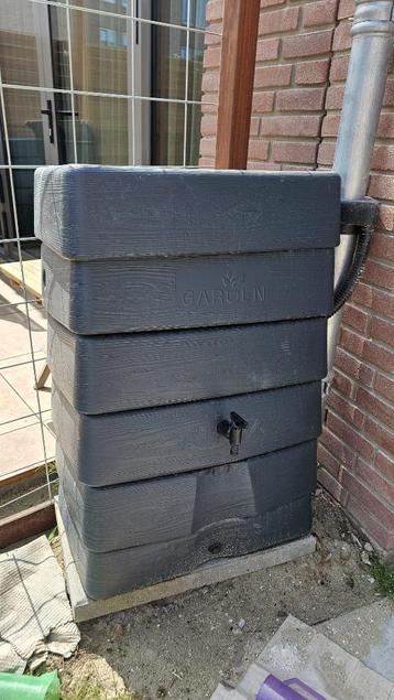 Regenton muurtank grijs 168L (2 maanden oud) beschikbaar voor biedingen