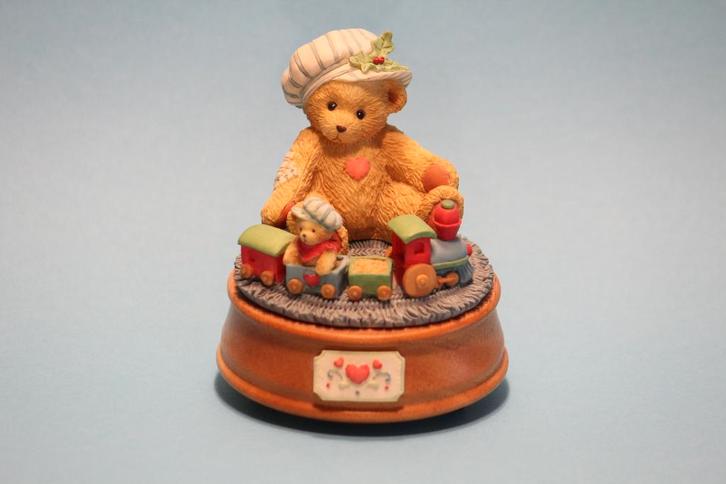 Cherished Teddies muziekdoos speeldoos 11 x unieke serie, Verzamelen, Beren en Cherished Teddies, Zo goed als nieuw, Beeldje, Cherished Teddies