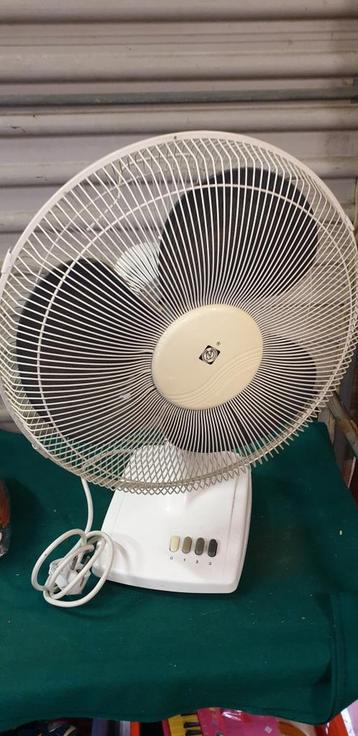 tafel fan waaier 3 standen beschikbaar voor biedingen