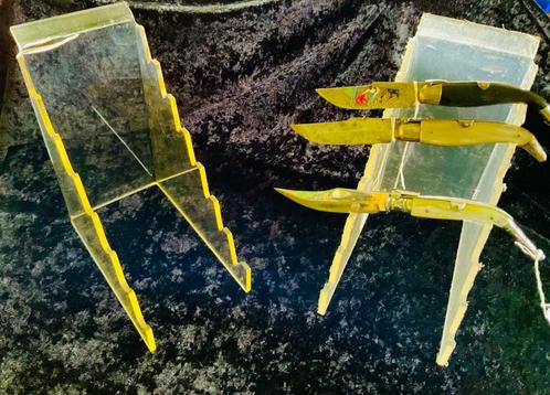 Te koop 2 plexiglas messen standaards, Verzamelen, Militaria | Algemeen, Overige soorten, Mes of Dolk, Overige gebieden, Ophalen of Verzenden
