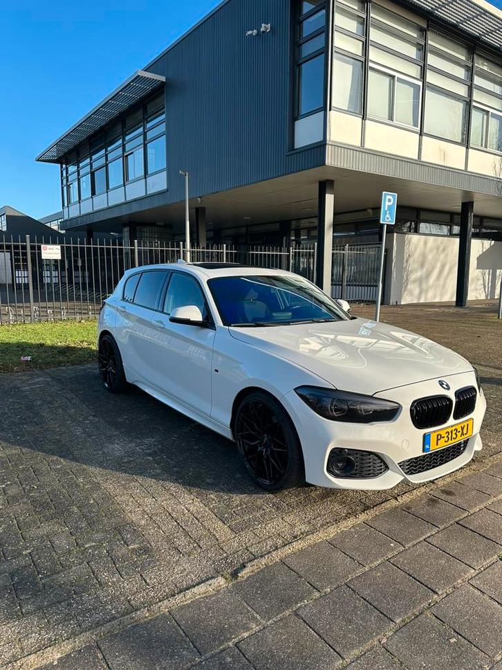 BMW 1-Serie 118I 100KW 5DR 2015 Wit, Auto's, BMW, Particulier, 1-Serie, ABS, Adaptieve lichten, Airbags, Airconditioning, Bluetooth