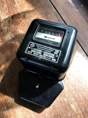 orginele vintage / retro elektriciteitsmeter uit '70 beschikbaar voor biedingen