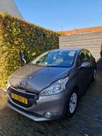 Peugeot 208 1.2 VTI 60KW/82PK 3-D 2012 Grijs, Voorwielaandrijving, Parkeersensor, Stof, Zwart
