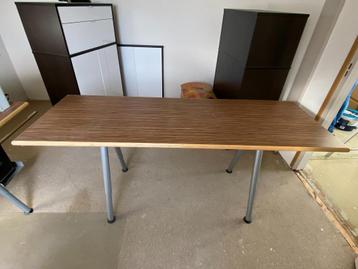 Mooi stevig bureau 180x62cm in hoogte verstelbaar onderstel