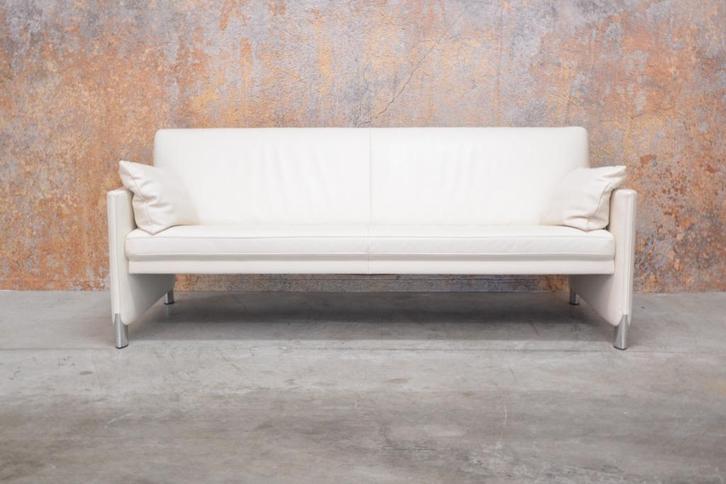 ZGANieuw Jori So Good designbank in gebroken wit leer, Huis en Inrichting, Banken | Bankstellen, Zo goed als nieuw, Rechte bank