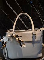 Stijlvolle handtas met sjaaltje, Sieraden, Tassen en Uiterlijk, Tassen | Damestassen, Ophalen of Verzenden