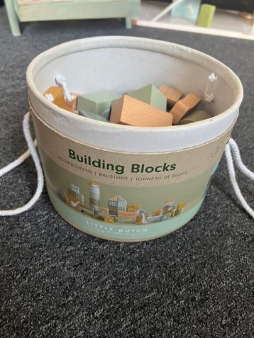 Houten bouw blokken Little Dutch beschikbaar voor biedingen