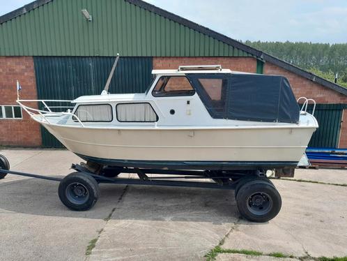 Motorjacht werfgebouwd, Watersport en Boten, Motorboten en Motorjachten, Gebruikt, Staal, 6 tot 9 meter, Benzine, Binnenboordmotor
