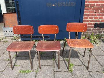 set van 3x vintage kinder schoolstoeltjes beschikbaar voor biedingen