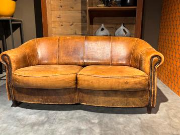 Stoere Vintage Schapenleren 2 zits Bank Merk  Joris beschikbaar voor biedingen
