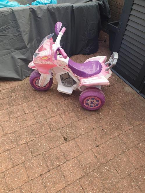 Leuke meisjes elektrische scooter, Kinderen en Baby's, Speelgoed | Buiten | Accuvoertuigen, Zo goed als nieuw, Ophalen