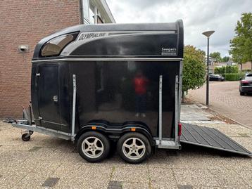1,5 paards polyester trailer ATEC Olympialine beschikbaar voor biedingen