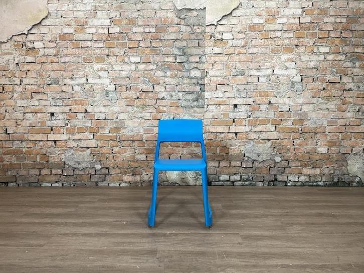 Meerdere Vitra Tip Ton bij TheReSales, Huis en Inrichting, Stoelen, Zo goed als nieuw, Vijf, Zes of meer stoelen, Kunststof, Blauw