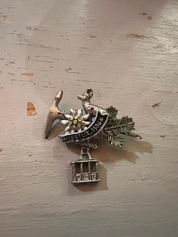 Vintage retro Hintertux 1500 broche speld hangertje gemerkt beschikbaar voor biedingen