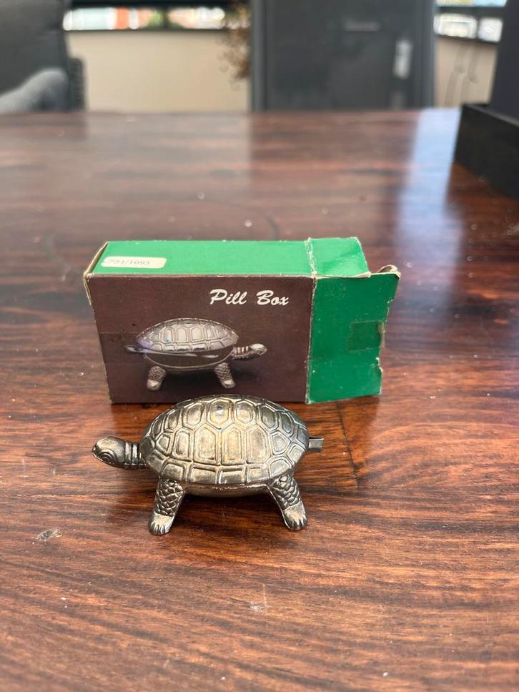 Antieke Schildpad verzilverd Pillendoos met Doosje, Antiek en Kunst, Antiek | Woonaccessoires, Ophalen