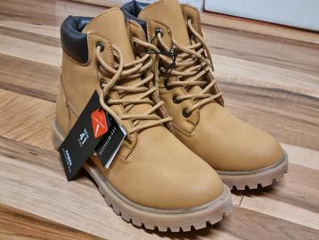 Nieuwe schoenen schoenen maat 41 beschikbaar voor biedingen