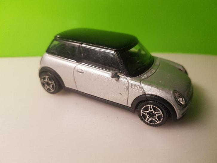 Bburago - Mini Cooper [zilver] 1/43, Hobby en Vrije tijd, Modelauto's | 1:43, Gebruikt, Auto, Overige merken, Ophalen of Verzenden