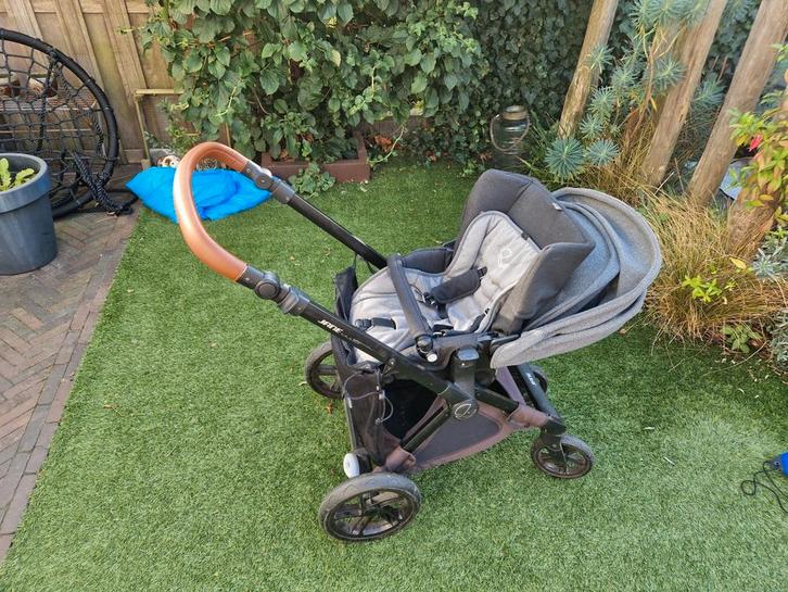 Jane Muum kinderwagen, Kinderen en Baby's, Kinderwagens en Combinaties, Gebruikt, Kinderwagen, Overige merken, Verstelbare duwstang