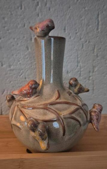 Mosgroen tubevaasje Daan Kromhout beschikbaar voor biedingen