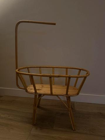 Poppen wieg - Retro / vintage - rotan beschikbaar voor biedingen