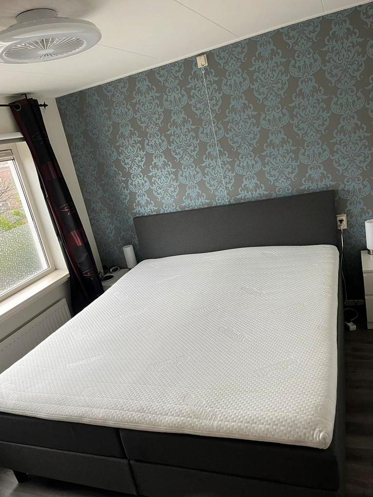 Boxspring met topper 180x200, Huis en Inrichting, Slaapkamer | Boxsprings, Zo goed als nieuw, 180 cm, 200 cm, Tweepersoons, Overige kleuren