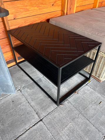 Salontafel beschikbaar voor biedingen