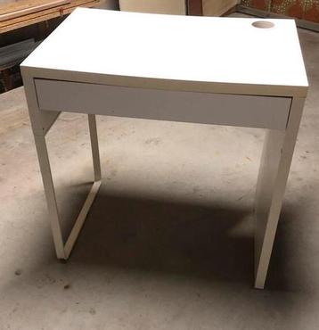 Kinderbureau / klein bureau - 73 x 50 hoogte 75 beschikbaar voor biedingen