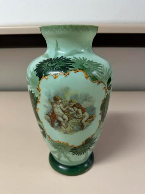 Antieke groene opaline uraniumglazen vaas, Antiek en Kunst, Antiek | Vazen, Ophalen of Verzenden