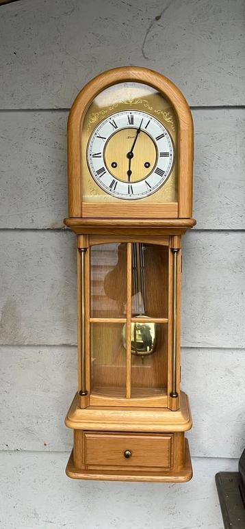 Klassieke blankeiken Hermle regulateur zo goed als nieuw beschikbaar voor biedingen