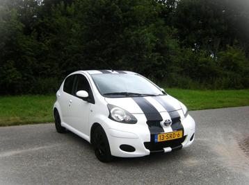 Toyota Aygo 1.0-12V Comfort Navigator . Airco . Navigatie .  beschikbaar voor biedingen