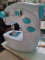 Kleine elektrische naaimachine met voetje in nieuwstaat, Ophalen, Zo goed als nieuw, Naaimachine, Overige merken