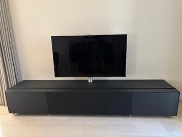 Spectral TV-kast Cocoon beschikbaar voor biedingen