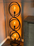 Moderne industruële vloerlamp 2 stuks, Huis en Inrichting, Ophalen, 100 tot 150 cm, Modern industriële vloerlamp, Zo goed als nieuw