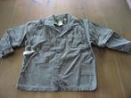 NIEUWE legergroene blouse met leuke details, mt 104/110, Verzenden, Nieuw, Jongen, Overhemd of Blouse