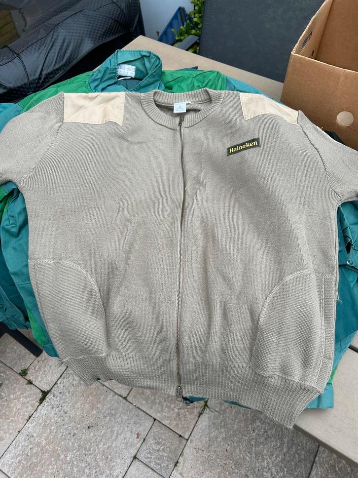 Heineken personeels kleding  vest XL ongedragen, Kleding | Heren, Truien en Vesten, Zo goed als nieuw, Overige maten, Ophalen