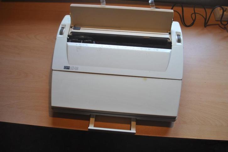 Typemachine, elektrisch, Nakajima AX80, Diversen, Typemachines, Gebruikt, Ophalen of Verzenden