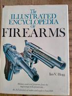 The illystrated encyclopedia of firearms IanV.Hogg, Tweede Wereldoorlog, IanV.Hogg, Ophalen of Verzenden, Zo goed als nieuw