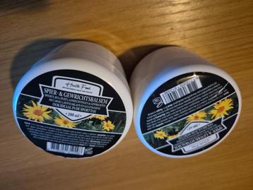 Gewricht en spierbalsem 4 nieuwe potten beschikbaar voor biedingen