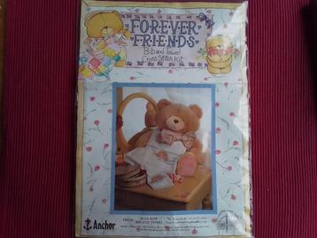 Borduurpatroon van Forever Friends met garen beschikbaar voor biedingen