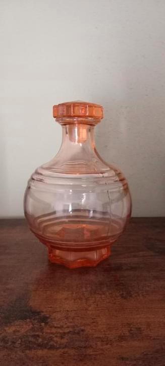 Prachtig art deco rosaline glas karaf beschikbaar voor biedingen