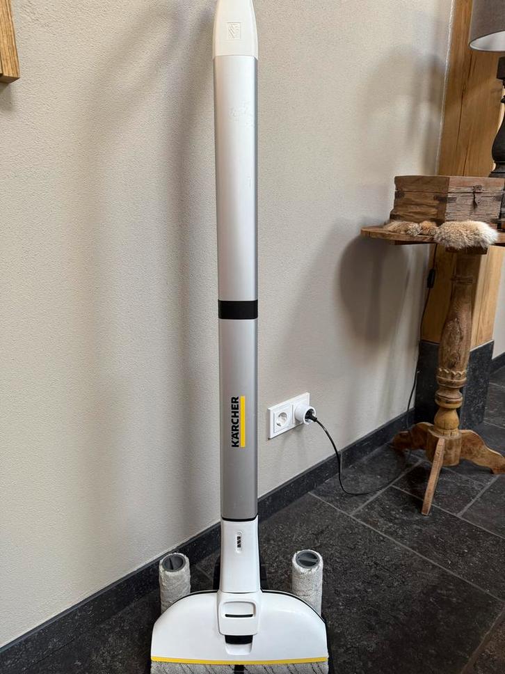 Karcher vloerreiniger FC, Witgoed en Apparatuur, Stofzuigers, Zo goed als nieuw, Overige typen, Minder dan 1200 watt, Reservoir