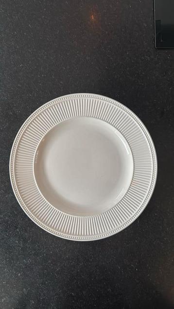 Wedgwood 2 dinerborden beschikbaar voor biedingen