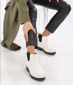 Ugg enkellaarzen maat 39 Nieuw, UGG, Wit, Lage of Enkellaarzen, Nieuw