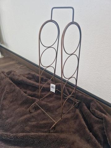 Metalen Wijnrek voor 4 Flessen beschikbaar voor biedingen