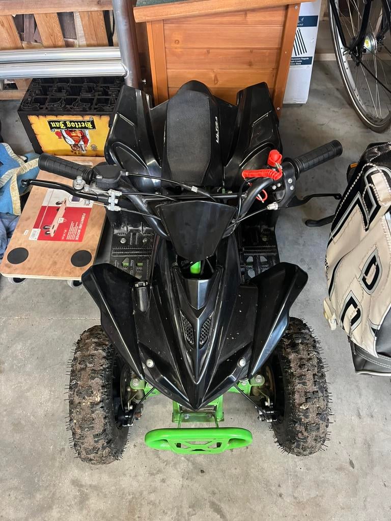 Mini dirt bike en quad ZO SNEL MOGELIJK WEG RUILEN MAG OOK, Fietsen en Brommers, Minibikes, Midibikes en Pitbikes, Ophalen, Zo goed als nieuw