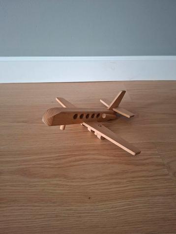 Vintage houten vliegtuig uit Finland beschikbaar voor biedingen