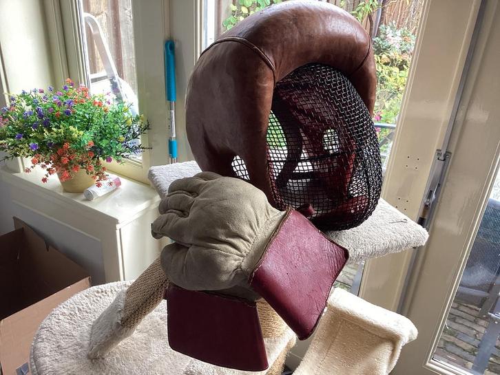 Antiek schermsport masker met handschoenen, Antiek en Kunst, Antiek | Overige Antiek, Ophalen of Verzenden